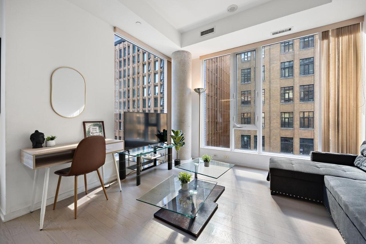 Modern Condo In The Heart Of Downtown Toronto Exterior photo